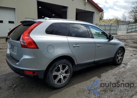 2013 Volvo Xc60 T6 z USA, uszkodzony, nr VIN YV4902DZ3D2377926